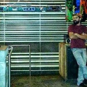 Meet your Posher, Efrain